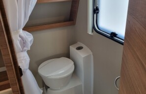 Galéria produktu Weinsberg 450 FU 7  - KaravanyPD 
